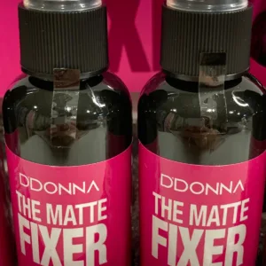 Primer , fijador de Maquillaje.