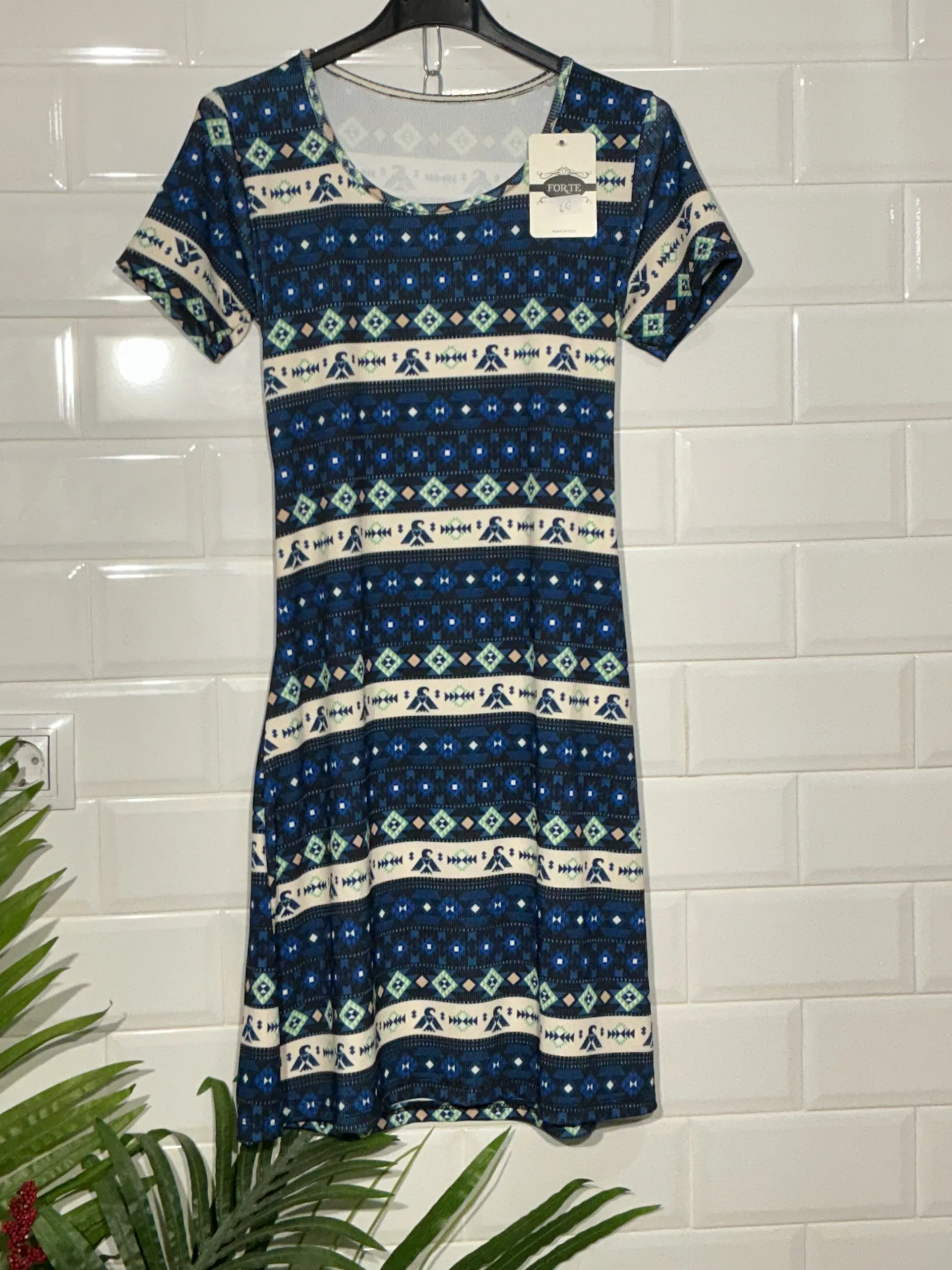 Vestido geométrico. - Imagen 3