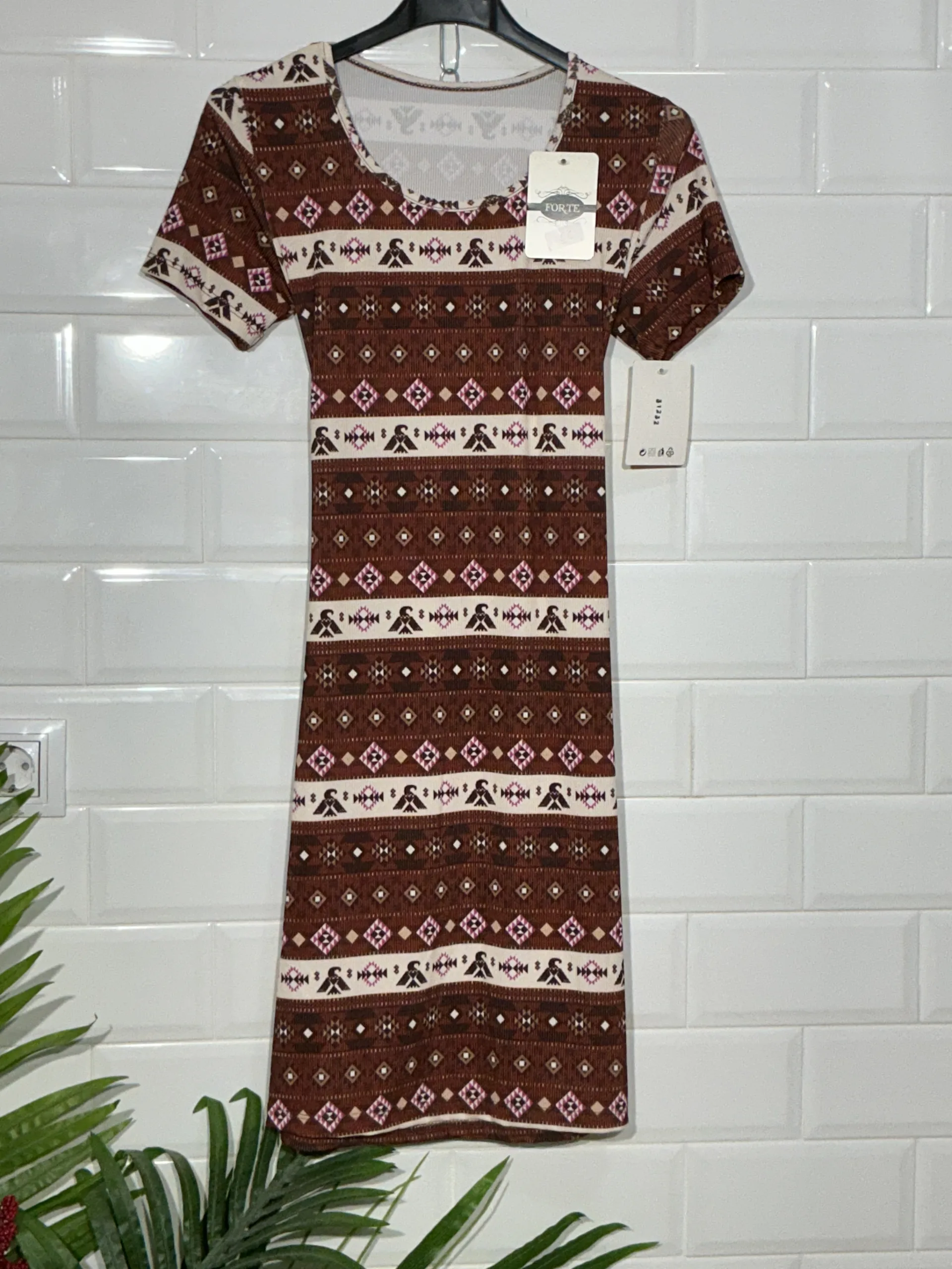 Vestido geométrico. - Imagen 5