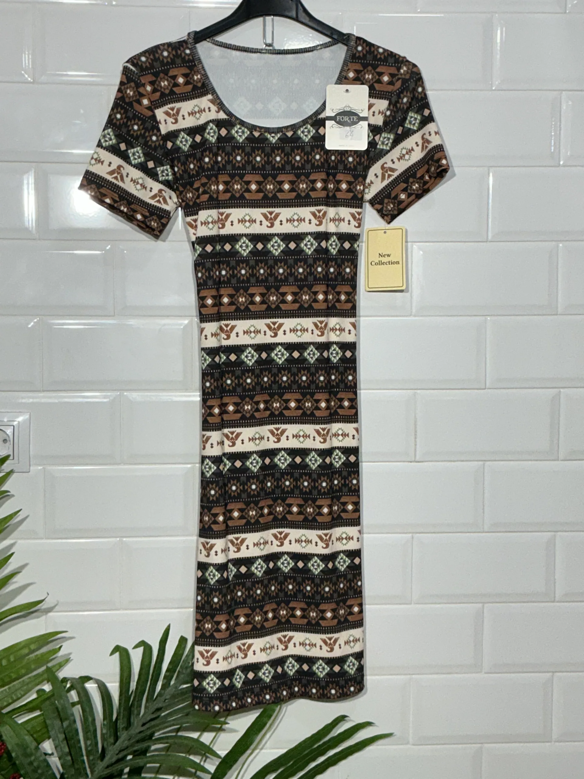 Vestido geométrico. - Imagen 2